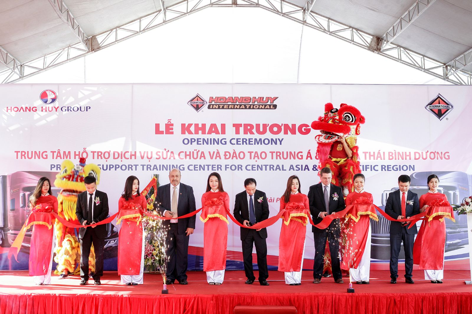 TCH: Khai trương Trung tâm Hỗ trợ dịch vụ sửa chữa và đào tạo xe đầu kéo International